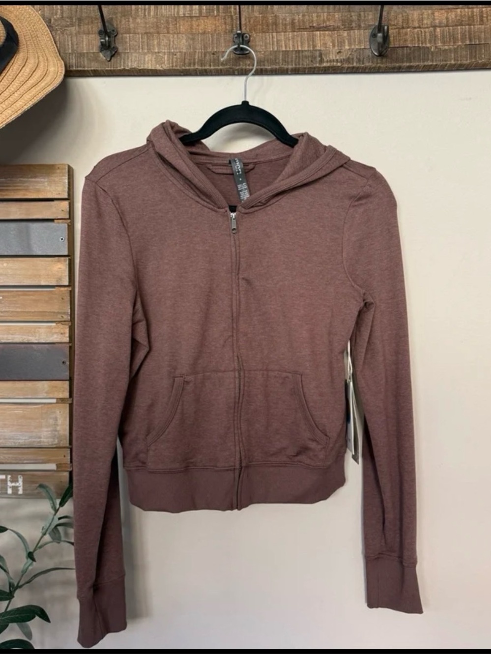 Vuori Halo Mini Full Zip Hoodie in Chocolate Milk Heather size Small